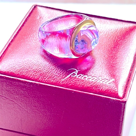 NWT Baccarat crystal with gold inlay ring. Size 5.25
